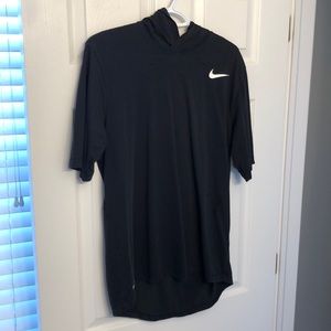 Hooded short-sleeve Nike Dri-Fit training shirt.